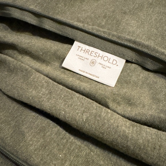 King 400 Thread Count Solid Performance Pillowcase Set Gray Green Threshold - Picture 8 of 9